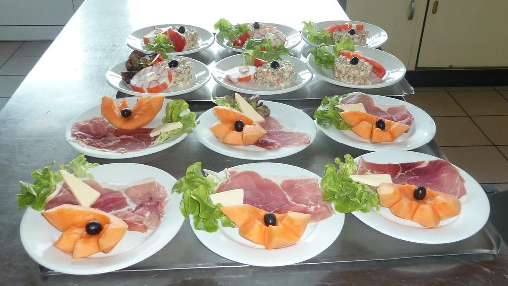 Le Bel Air Hotel Mions Екстериор снимка